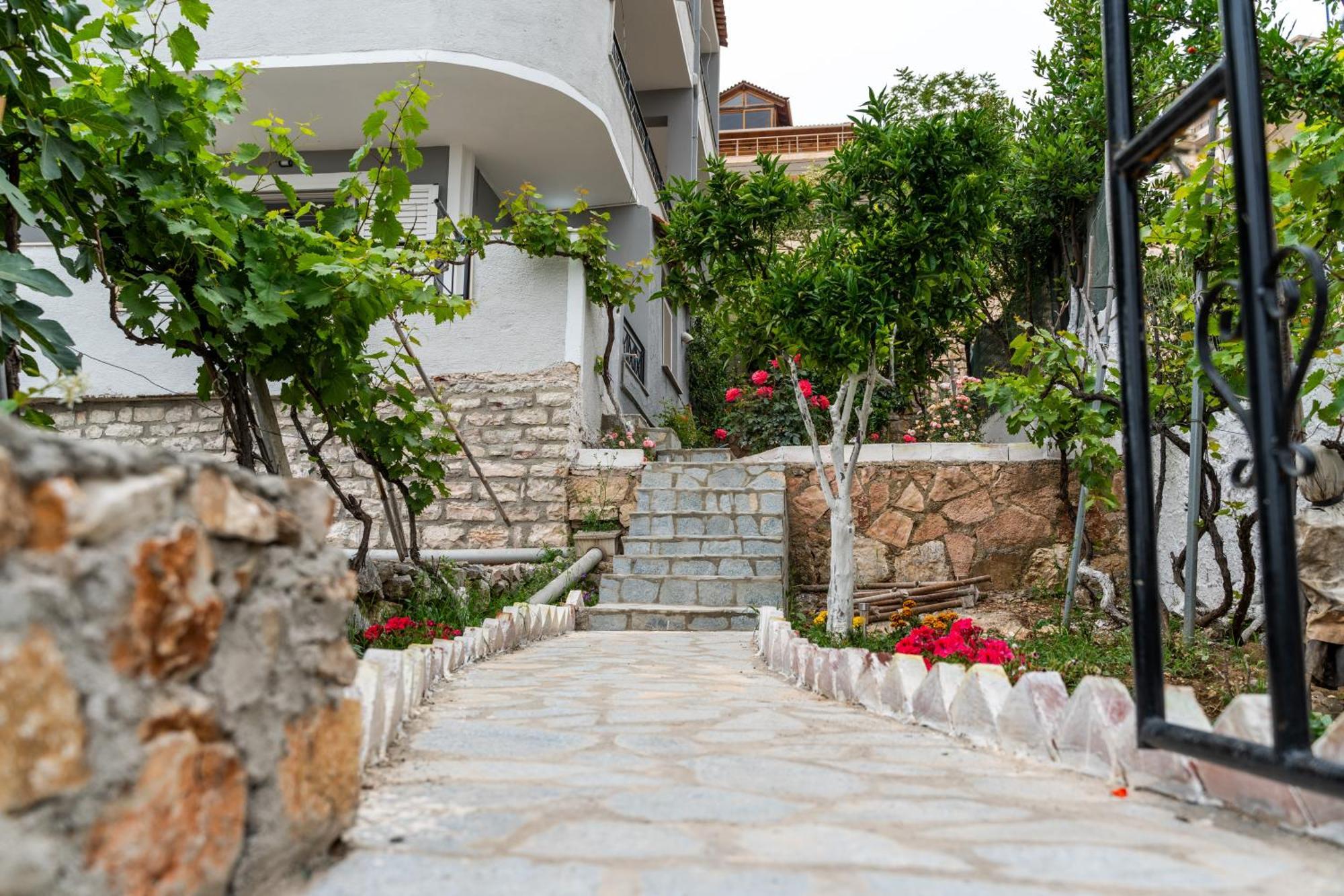 A&V Apartments Sarandë Buitenkant foto